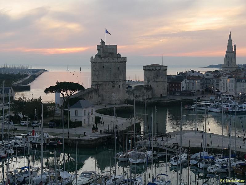 La Rochelle vu d'en haut, Phare Valin, nuit