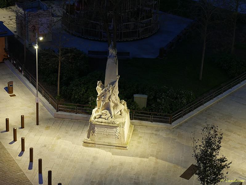 La Rochelle vu d'en haut, Phare Valin, nuit